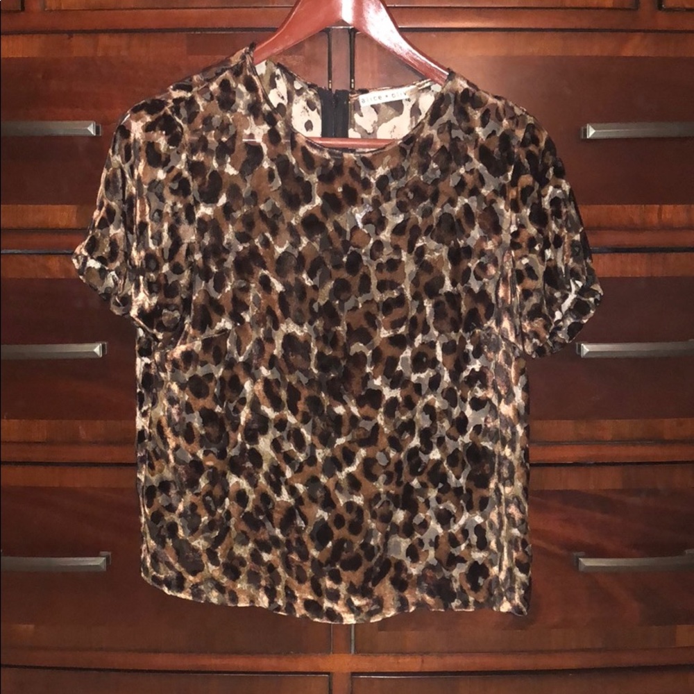 Alice + Olivia Leopard Top 🐾♥️ - Picture 2 of 7